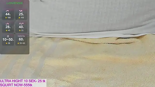 kitty69grey live cam on StripChat