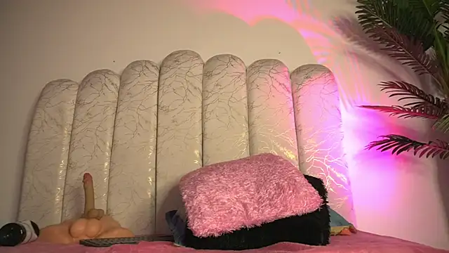 pocahotass_11 webcam