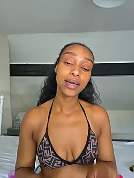 Hazel_Dollxx webcam