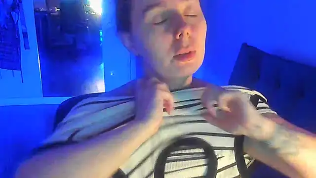 Di_na_Bell webcam