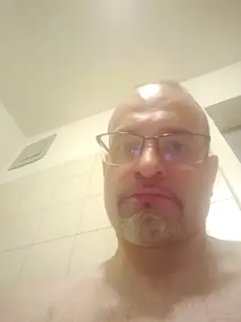 Curious9884 webcam