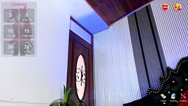 LunaVelour13 webcam