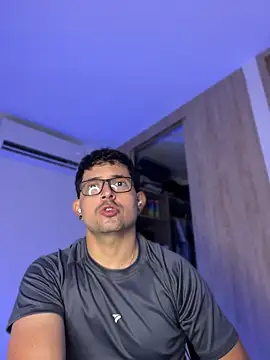 TroyeSavage webcam