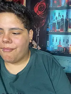 Hailey_Curvy