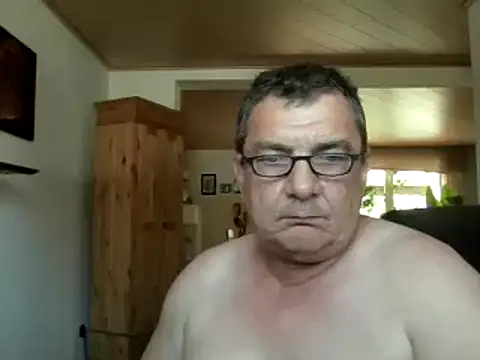 Nobbie444 live cam on StripChat