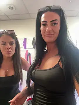 Naughty-TiaRose93 webcam