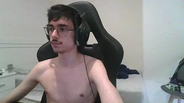 gabrielNovin17cm live cam on StripChat