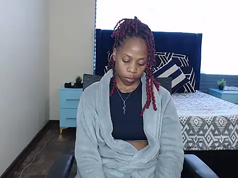 QUEENMANDYY webcam