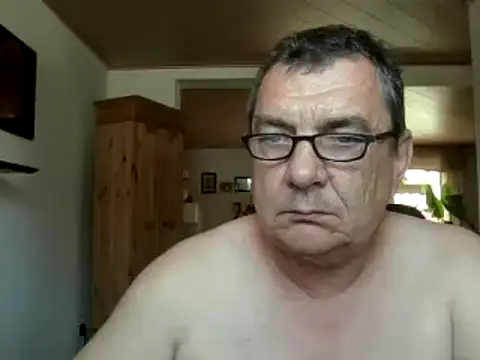 Nobbie444 live cam on StripChat
