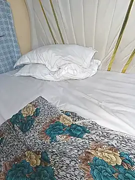 SquirtQueen16 webcam