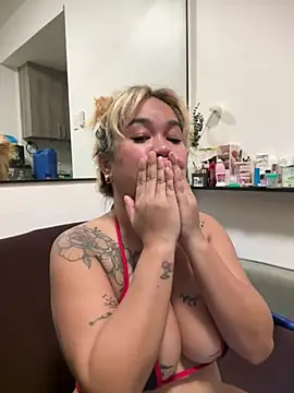 queenmia__ph webcam