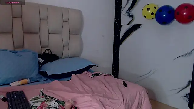 nicol_furyy webcam