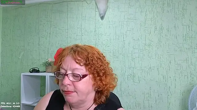 Fara_Flutte live cam on StripChat