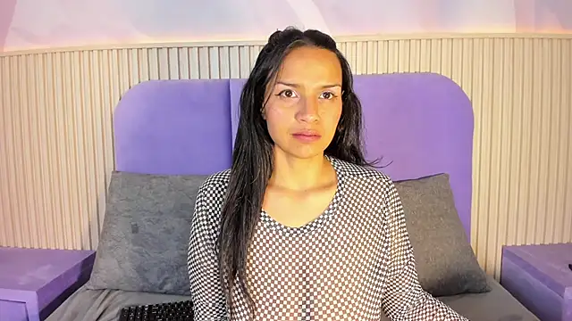 NataliaAura live cam on StripChat