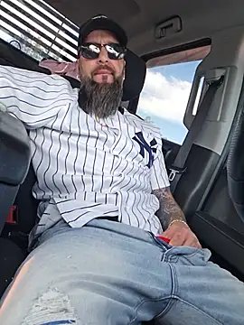Beardedtattood webcam