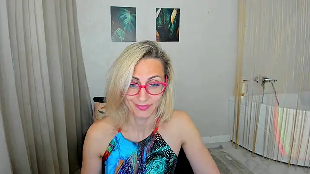 MuseOfStage live cam on StripChat