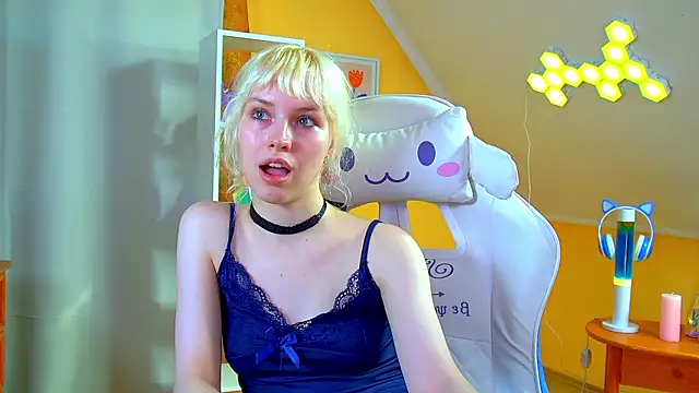 HannahHollis live cam on StripChat