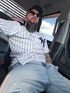 Beardedtattood webcam