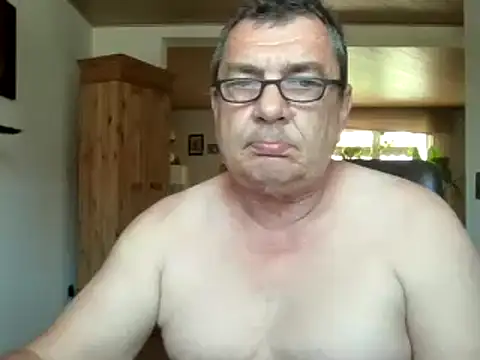 nobbie444 (M mature) - Make me happy