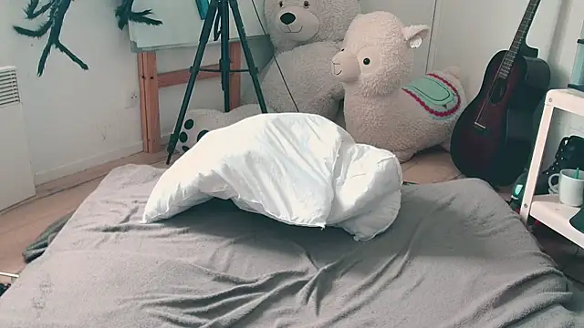 CeriseLapine webcam