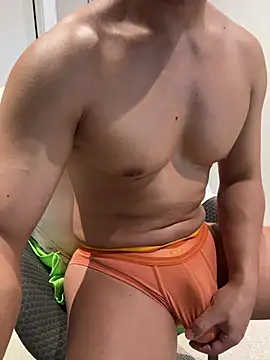 Komne24 live cam on StripChat