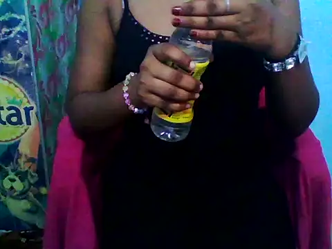 wild-paaro143 live cam on StripChat