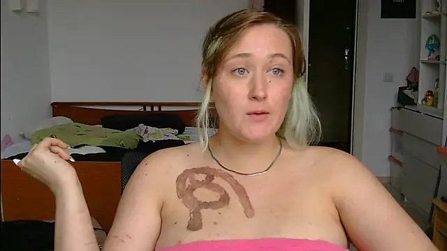 yourcherry3 live cam on StripChat