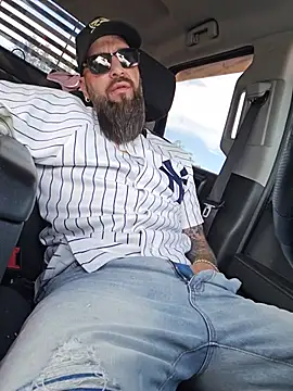 Beardedtattood webcam