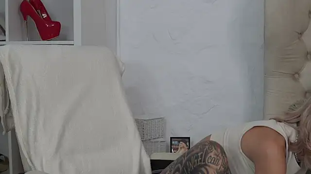 TiffanyMaze live cam
