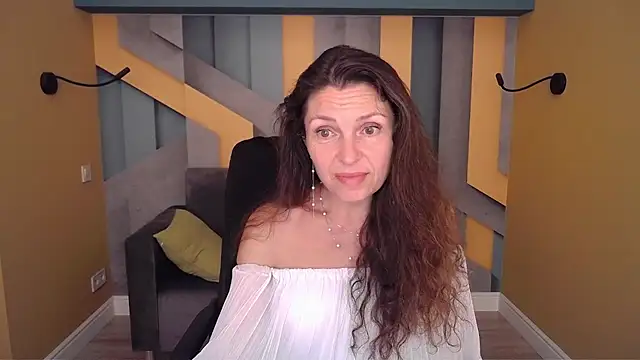 EllaLong webcam