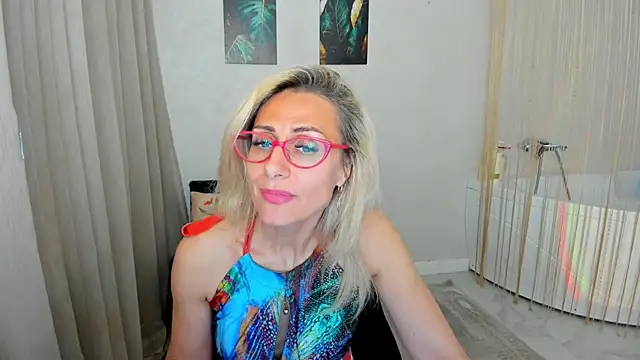 MuseOfStage live cam on StripChat