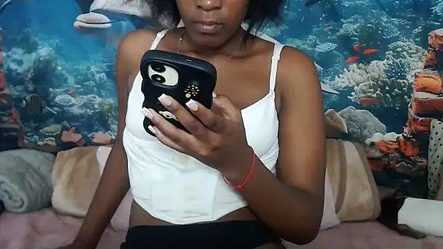 AfricanBarbiee69 webcam