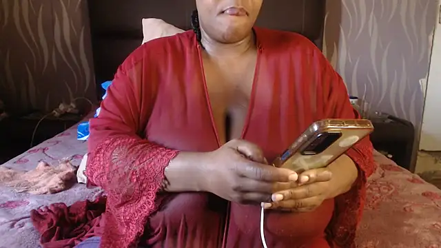 BoobsQueen46K live cam on StripChat