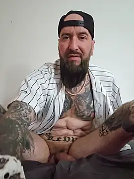 Beardedtattood webcam