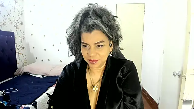 vikyadams live cam on StripChat