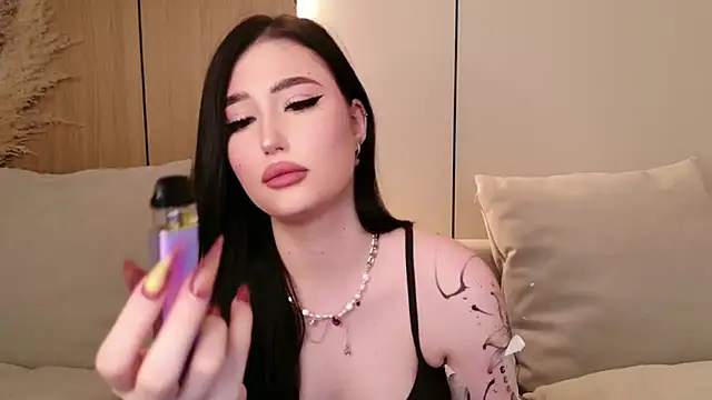 EmmaLawrens live cam on StripChat