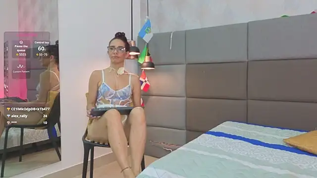 KarenSims live cam on StripChat