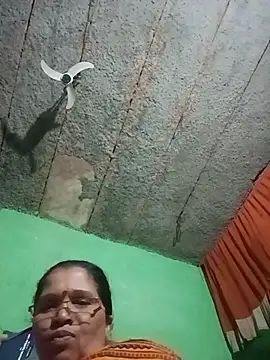 Manavi_x live cam on StripChat