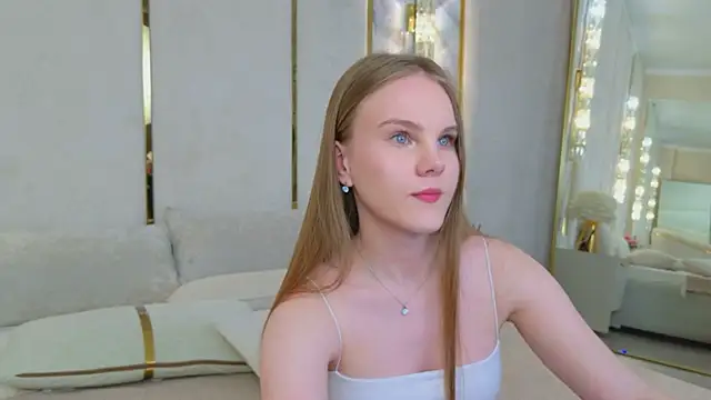 Lili_Lohan live cam on StripChat