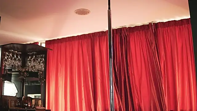 LuxenNoir live cam on StripChat