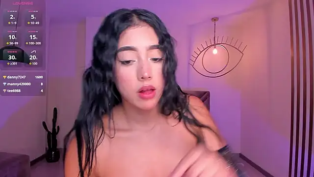ScarlettBlaze_ live cam on StripChat