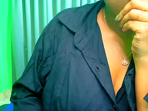 Spit_queen_ live cam on StripChat