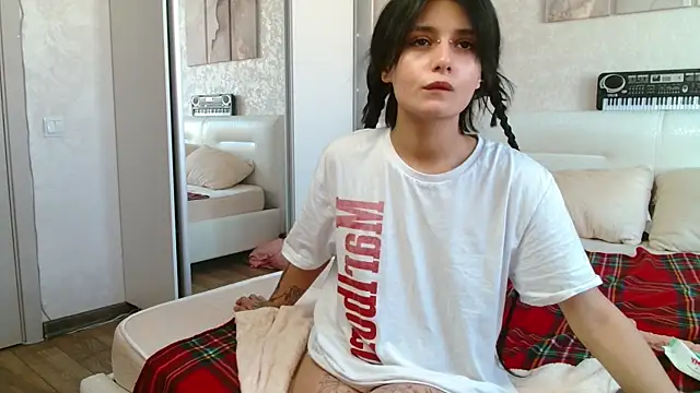 the_slutty_fox (F teen) - Get Naked <3