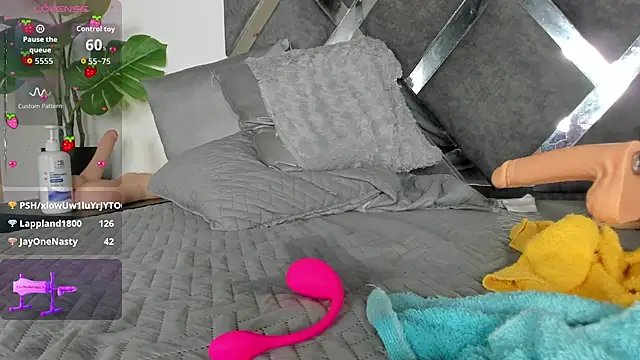 erika_222 - Erika_222's free webcam - UK Sex Cams