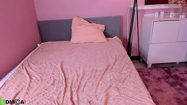 kikipeach - Kikipeach's free webcam - UK Sex Cams