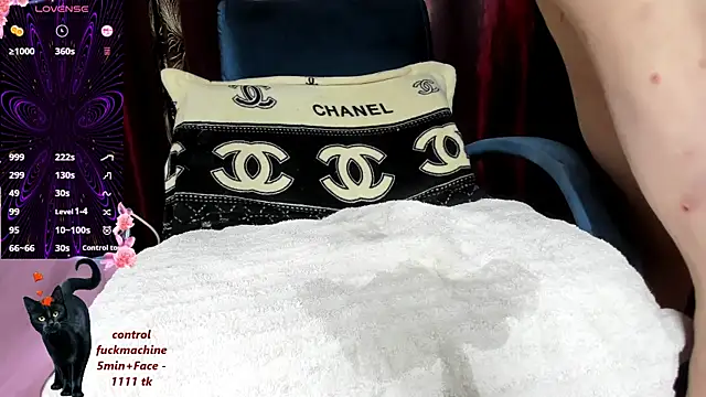 __Mommy__ live cam on StripChat