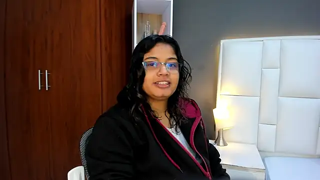 yeral2017 live cam on StripChat