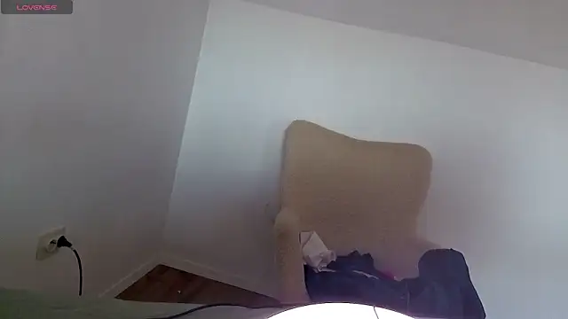 Jullyenn3 webcam