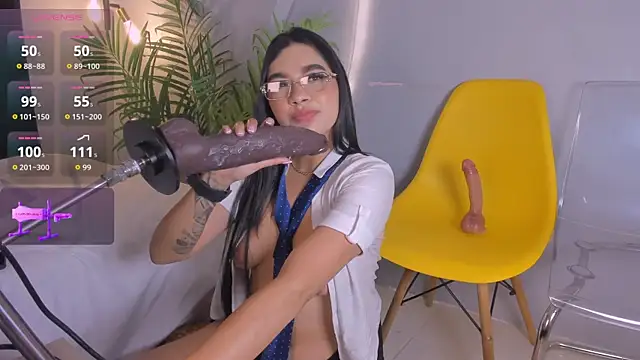 Juli_Casanova live cam on StripChat