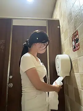 gougou13's live cam